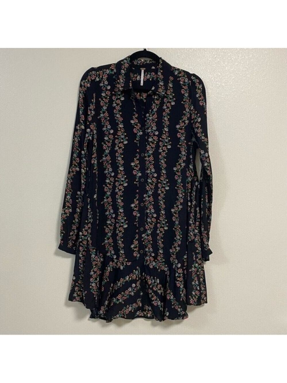 Free People Dress Women’s Size XS Black with Floral Print Buttondown Shirt Dress